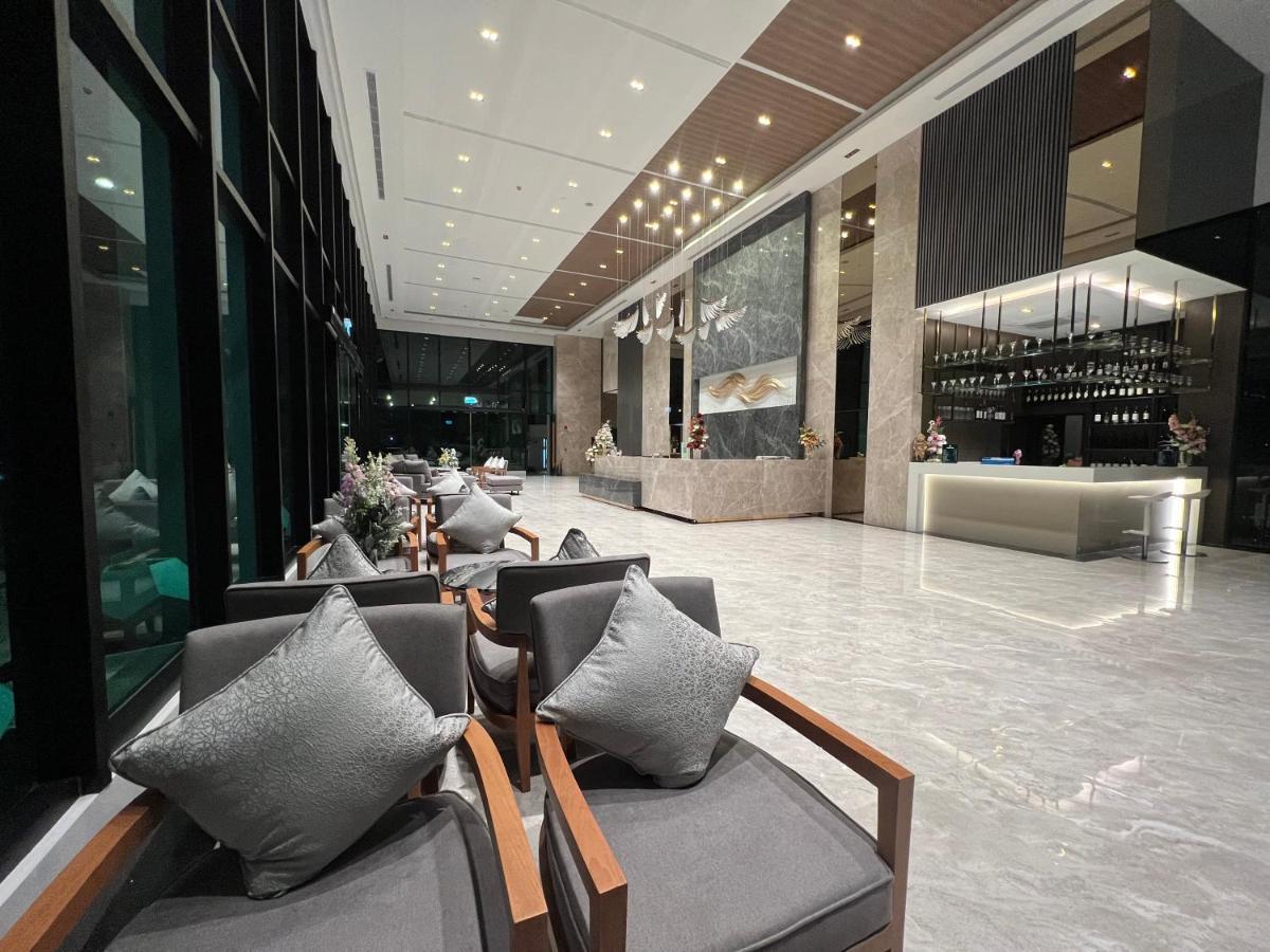 Crystal Srivaree Suvarnabhumi Hotel Ban Khlong Bang Krathiam Exterior foto